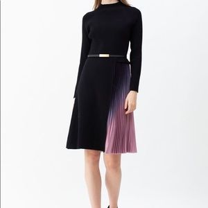 GRADIENT PLEATED SPLICING KNIT DRESS IN BLUE…